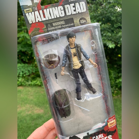 Carl from The Waking Dead Action Figure - Picture 3 of 10